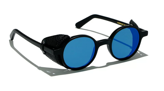 L.G.R Reunion Flap Balck Matt Blue Lenses